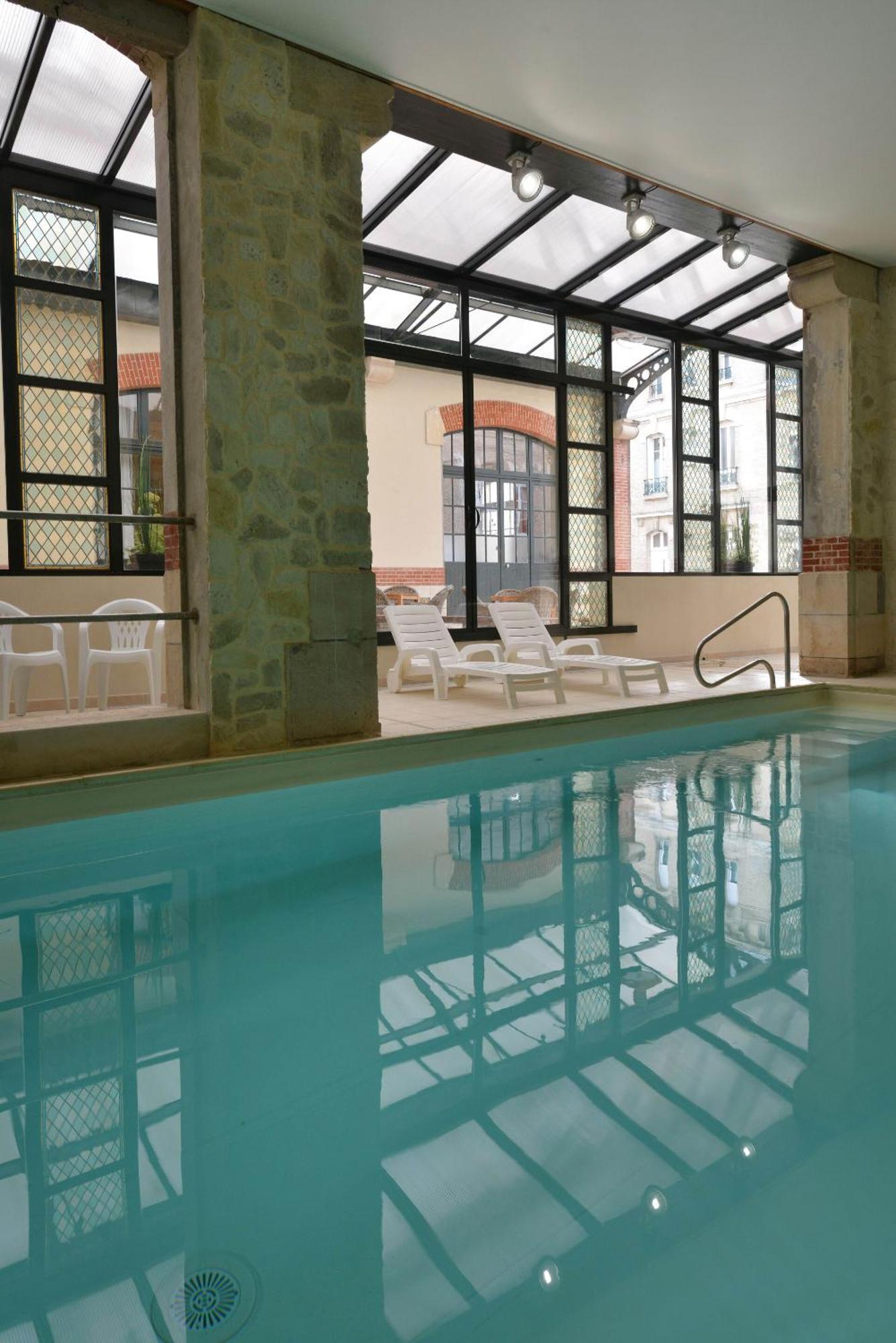 Hotel Castel Jeanson 3*
