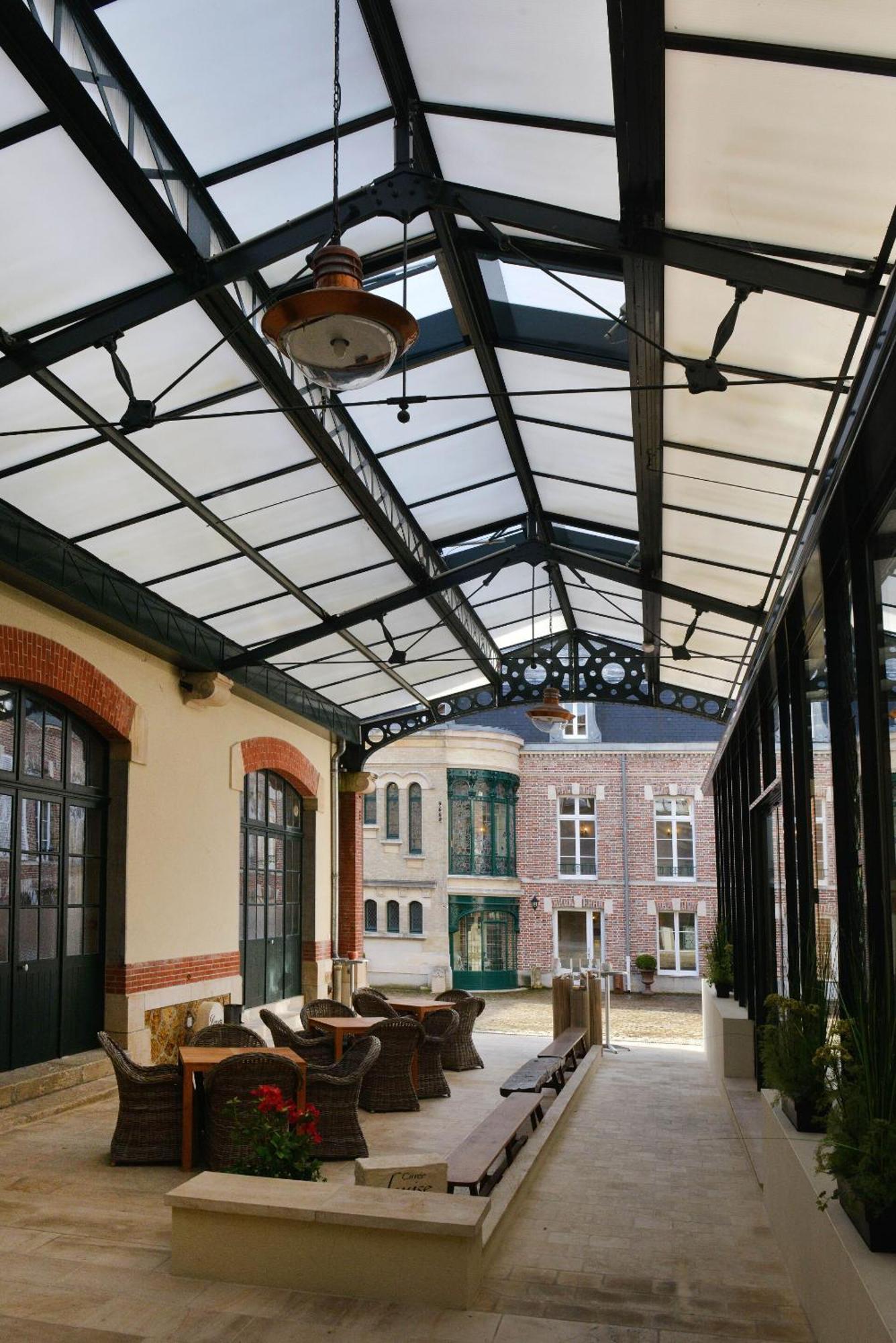Castel Jeanson Hotel